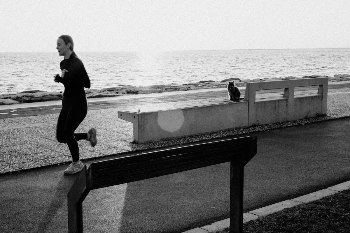 Infographic showing calorie burn comparison: flat hiking vs. uphill hiking with pack vs. treadmill walking