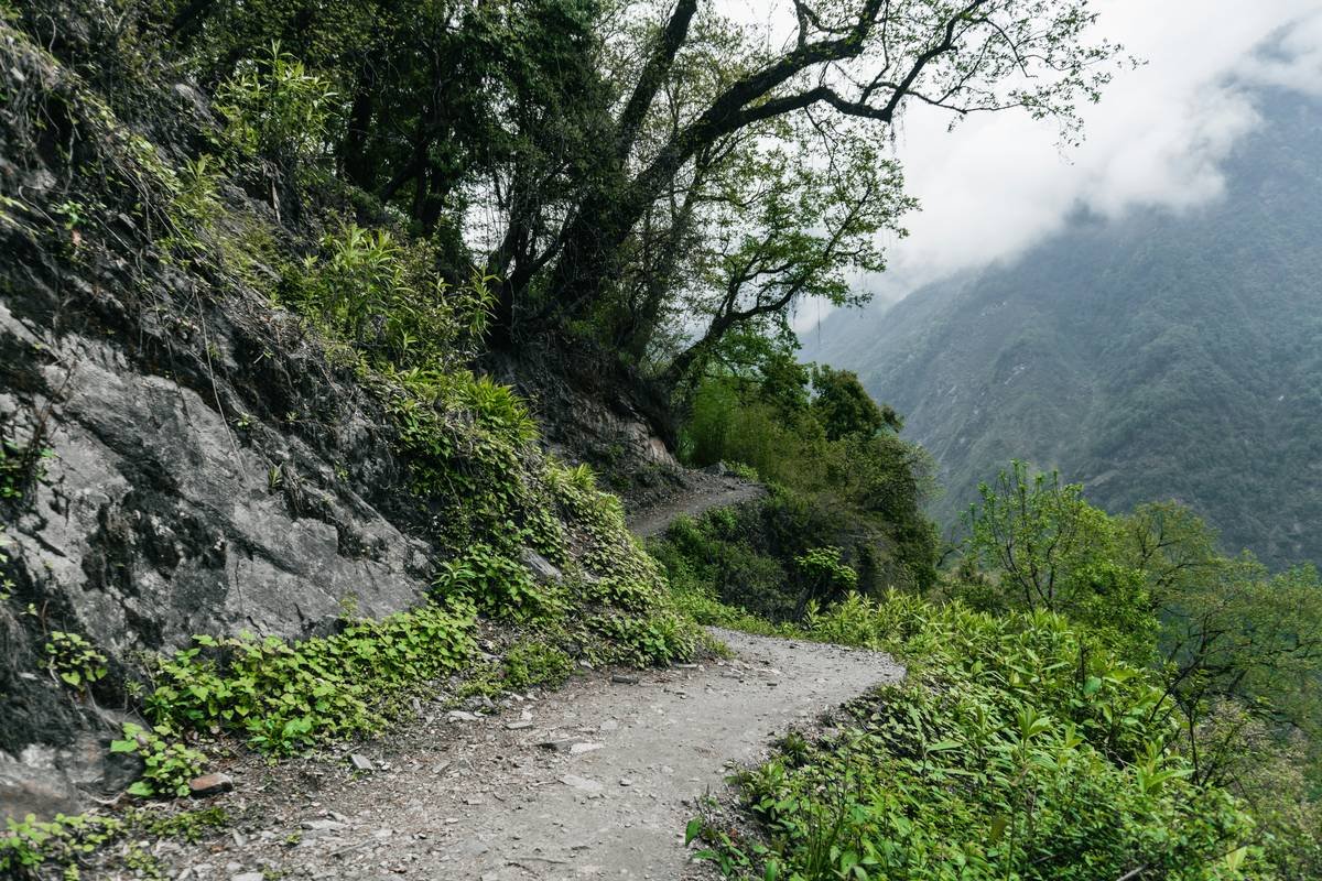 Valley Trek Slim: How Hiking Through Valleys Can Melt Fat and Reboot Your Health