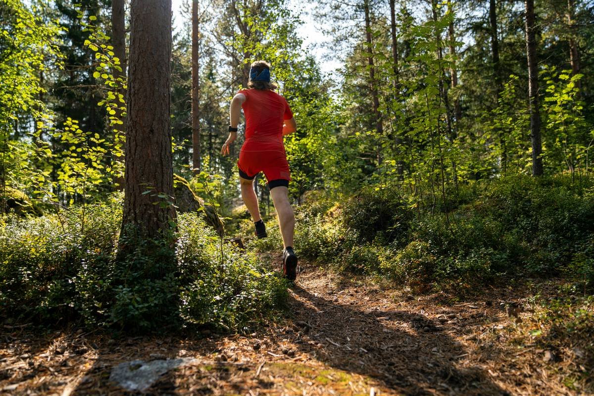 Trailrunning on soft forest trails.